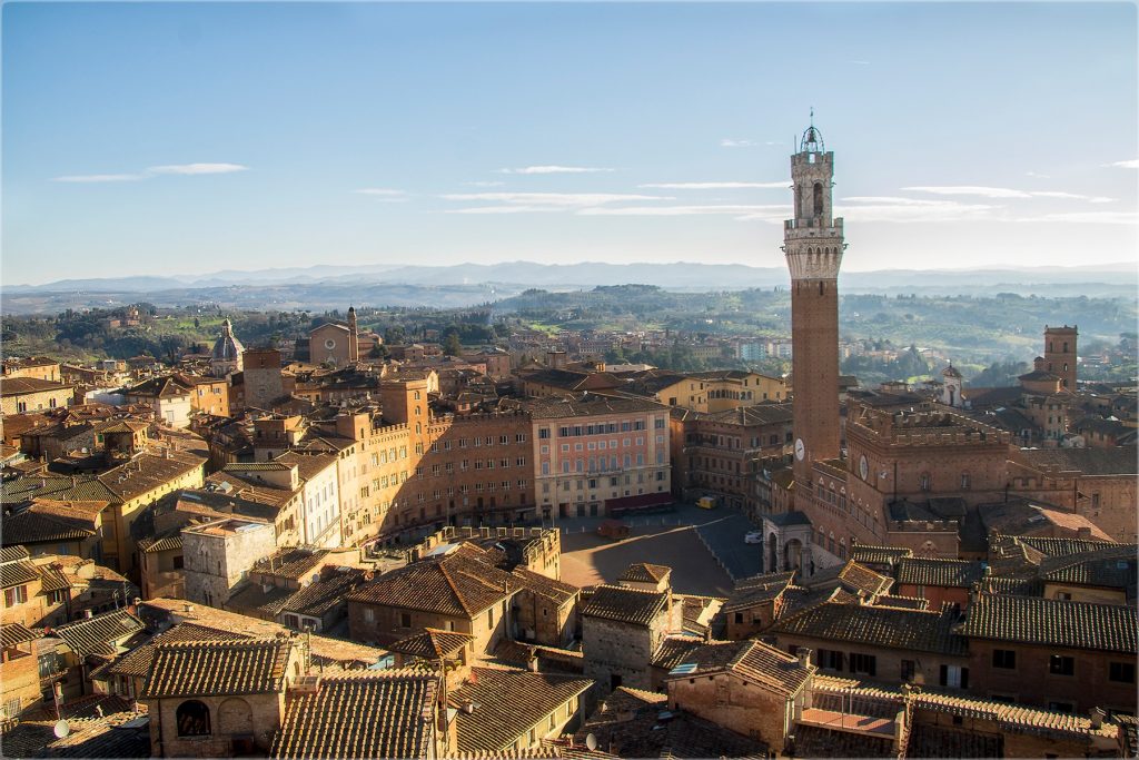Piazza del campo dal facciatone del duomo